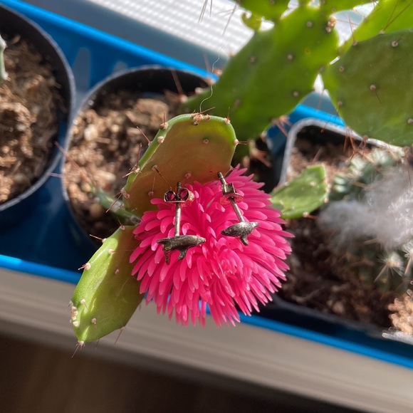 Tiny dainty .925 Sterling silver swimming dolphin studs pair earrings tarnished - Picture 2 of 6